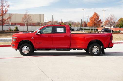 2026 RAM 3500 Laramie Crew Cab 4x4 8' Box