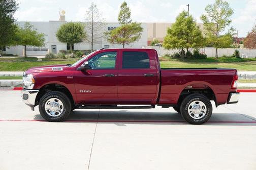 2022 RAM 2500 Tradesman Crew Cab 4x4 6'4' Box
