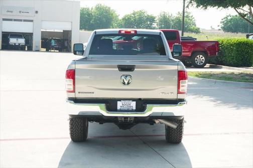 2023 RAM 2500 Big Horn Crew Cab 4x4 8' Box