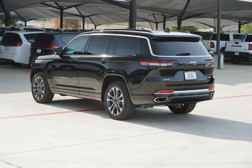 Diamond Black Crystal Pearlcoat 2024 Jeep Grand Cherokee L Overland