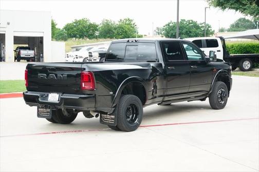 2025 RAM 3500 Limited Crew Cab 4x4 8' Box