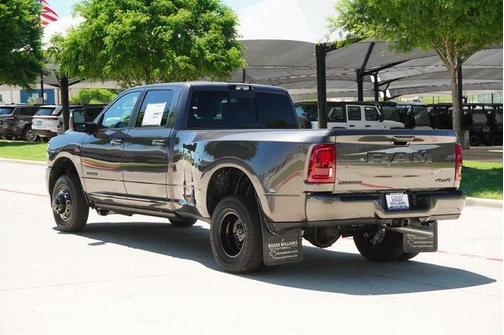 2025 RAM 3500 Laramie Crew Cab 4x4 8' Box