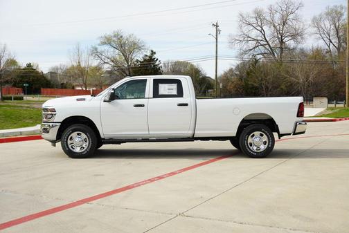 Bright White Clearcoat 2026 RAM 2500 Tradesman Crew Cab 4x4 8' Box