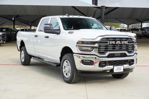Bright White Clearcoat 2026 RAM 2500 Tradesman Crew Cab 4x4 8' Box