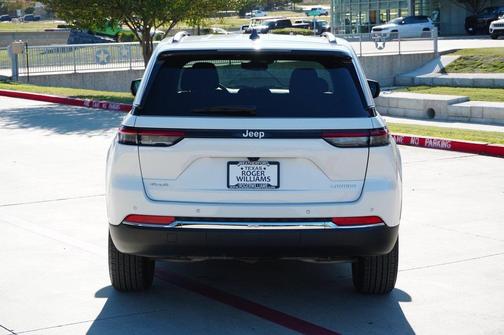 2024 Jeep Grand Cherokee Laredo