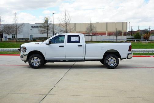 2026 RAM 2500 Tradesman Crew Cab 4x4 6'4' Box