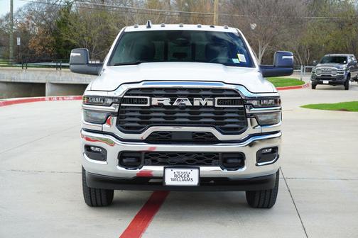 2026 RAM 2500 Tradesman Crew Cab 4x4 6'4' Box