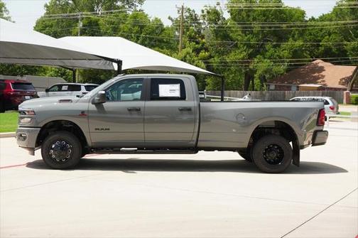 2025 RAM 3500 Lone Star Crew Cab 4x4 8' Box