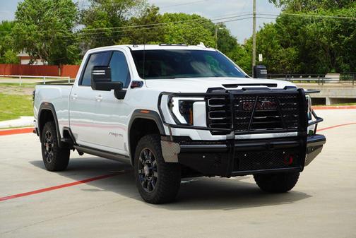 Summit White 2025 GMC Sierra 2500 AT4