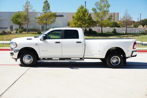2024 RAM 3500 Big Horn Crew Cab 4x4 8' Box