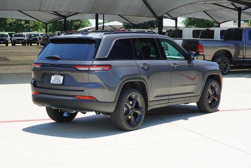 Baltic Gray Metallic Clearcoat 2026 Jeep Grand Cherokee Limited