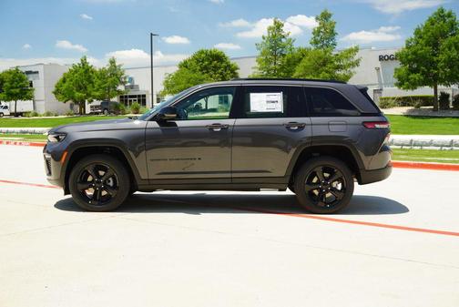 Baltic Gray Metallic Clearcoat 2026 Jeep Grand Cherokee Limited