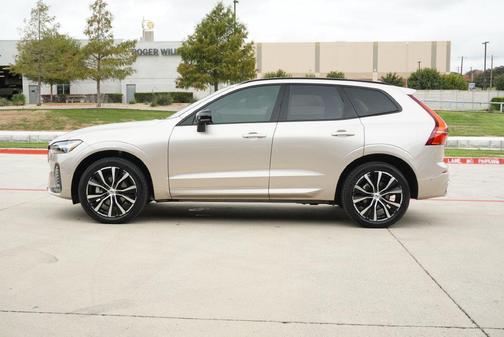 Bright Dusk Metallic 2024 Volvo XC60 B5 Ultimate Dark Theme