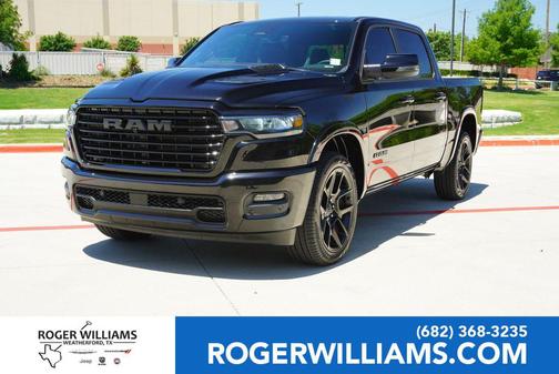 Diamond Black Crystal Pearlcoat 2026 RAM 1500 Laramie