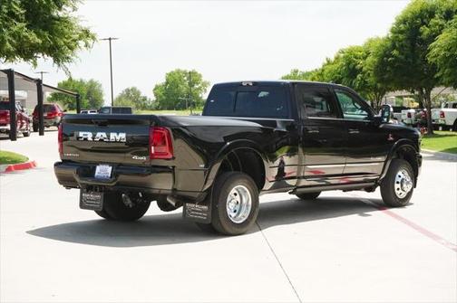 2025 RAM 3500 Limited Crew Cab 4x4 8' Box