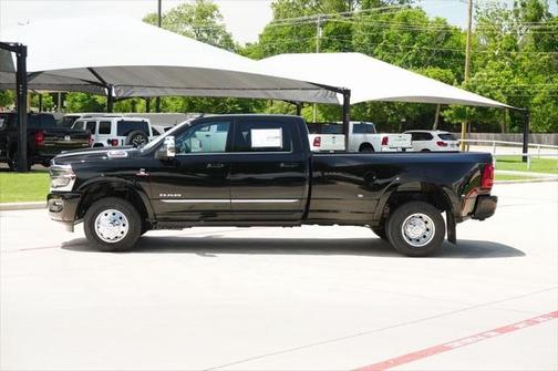 2025 RAM 3500 Limited Crew Cab 4x4 8' Box