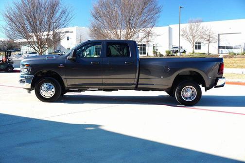 2025 RAM 3500 Tradesman Crew Cab 4x4 8' Box
