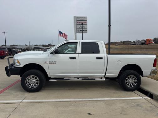 2017 RAM 2500 Tradesman Crew Cab 4x4 6'4' Box