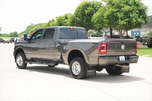 2024 RAM 3500 Laramie Crew Cab 4x4 8' Box