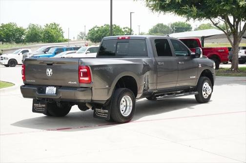 2024 RAM 3500 Laramie Crew Cab 4x4 8' Box