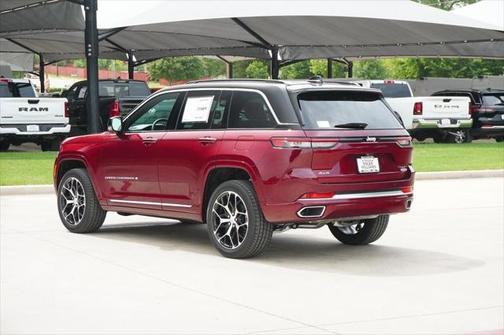 2025 Jeep Grand Cherokee Summit