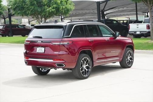 2025 Jeep Grand Cherokee Summit