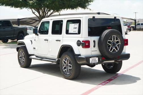 2025 Jeep Wrangler 4-Door Sahara 4x4