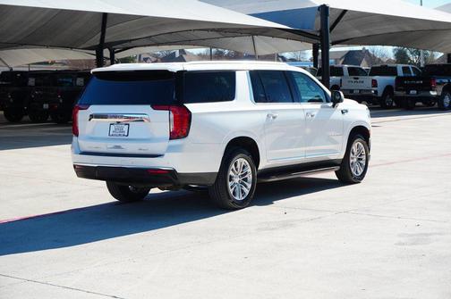 2023 GMC Yukon XL SLT