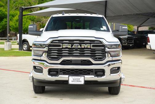 Bright White Clearcoat 2026 RAM 3500 Tradesman Crew Cab 4x4 8' Box
