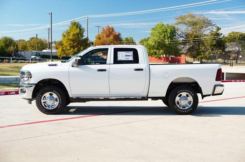 2026 RAM 2500 Tradesman Crew Cab 4x4 6'4' Box