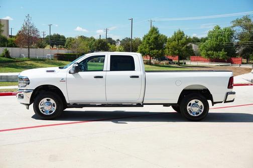 2025 RAM 2500 Tradesman Crew Cab 4x4 8' Box