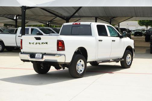 Bright White Clearcoat 2026 RAM 2500 Tradesman Crew Cab 4x4 6'4' Box
