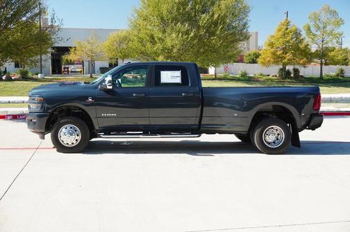 2026 RAM 3500 Laramie Crew Cab 4x4 8' Box