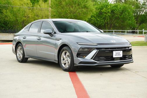 2025 Hyundai SONATA SE