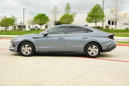 2025 Hyundai SONATA SE