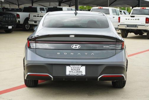 2025 Hyundai SONATA SE