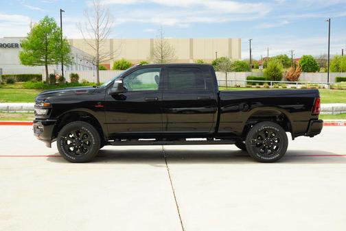 Diamond Black Crystal Pearlcoat 2026 RAM 2500 Lone Star Crew Cab 4x4 6'4' Box