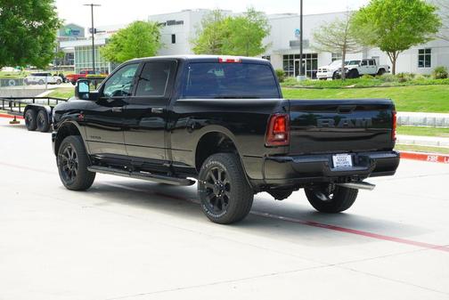 Diamond Black Crystal Pearlcoat 2026 RAM 2500 Lone Star Crew Cab 4x4 6'4' Box