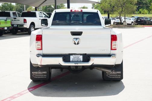 2024 RAM 3500 Tradesman Crew Cab 4x4 8' Box