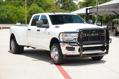 2024 RAM 3500 Tradesman Crew Cab 4x4 8' Box