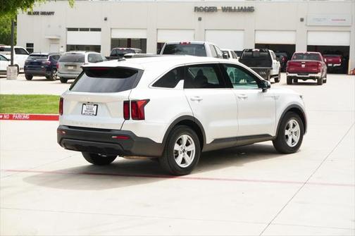 2022 Kia Sorento LX