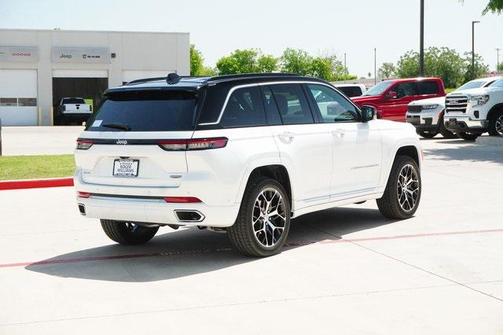 2025 Jeep Grand Cherokee Summit