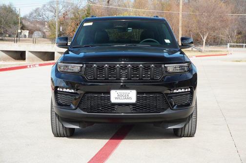 Diamond Black Crystal Pearlcoat 2025 Jeep Grand Cherokee Limited