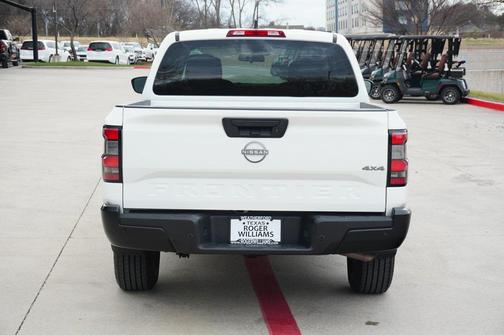 2022 Nissan Frontier S