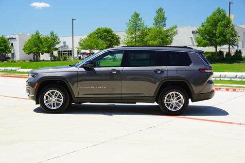 Baltic Gray Metallic Clearcoat 2025 Jeep Grand Cherokee L Laredo