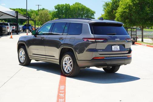 Baltic Gray Metallic Clearcoat 2025 Jeep Grand Cherokee L Laredo