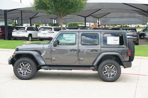 2025 Jeep Wrangler 4-Door Sahara 4x4