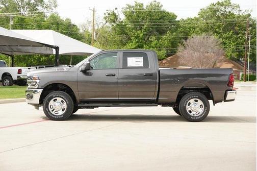 2025 RAM 2500 Tradesman Crew Cab 4x4 6'4' Box