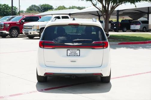 2024 Chrysler Pacifica L