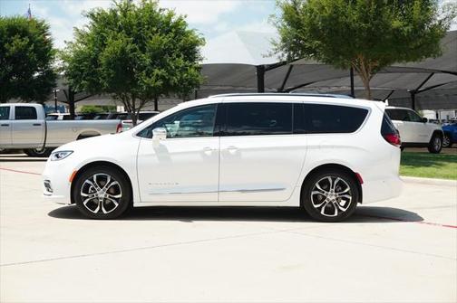 2024 Chrysler Pacifica L